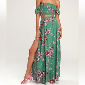 🔥NWT!  Lulu’s Green Floral Print Two-Piece
Maxi Dress